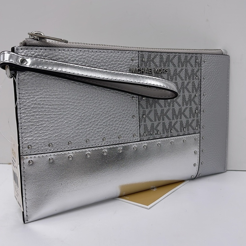 Michael Kors Jet Set Travel Lg TZ Studded Metallic Patchwork and Signature Logo - Picture 3 of 16